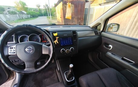 Nissan Tiida, 2010 год, 850 000 рублей, 6 фотография