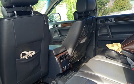 Volkswagen Touareg III, 2005 год, 900 000 рублей, 8 фотография