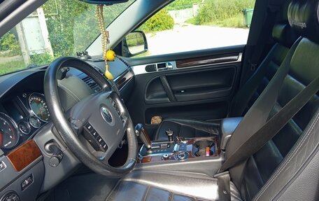 Volkswagen Touareg III, 2005 год, 900 000 рублей, 7 фотография
