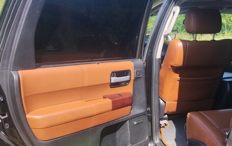 Toyota Sequoia II рестайлинг, 2012 год, 3 150 000 рублей, 2 фотография