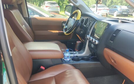 Toyota Sequoia II рестайлинг, 2012 год, 3 150 000 рублей, 13 фотография