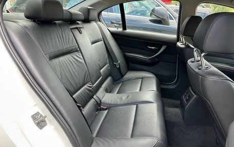BMW 3 серия, 2011 год, 1 090 000 рублей, 26 фотография