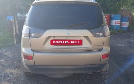 Mitsubishi Outlander III рестайлинг 3, 2008 год, 950 000 рублей, 2 фотография
