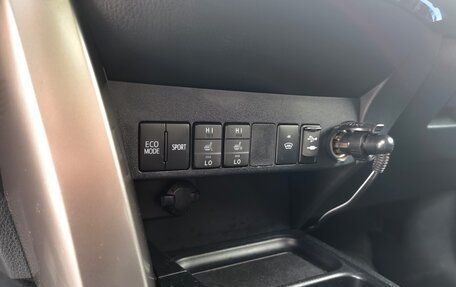 Toyota RAV4, 2015 год, 2 500 000 рублей, 21 фотография