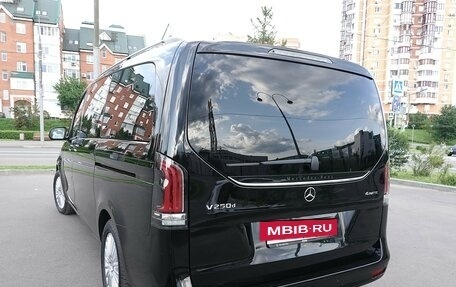Mercedes-Benz V-Класс, 2024 год, 9 750 000 рублей, 5 фотография