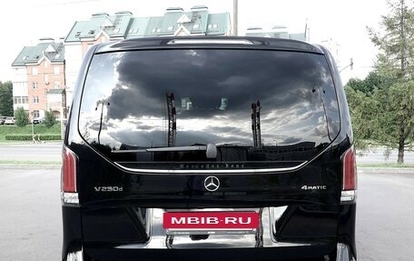 Mercedes-Benz V-Класс, 2024 год, 9 750 000 рублей, 12 фотография