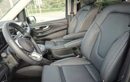 Mercedes-Benz V-Класс, 2024 год, 9 750 000 рублей, 22 фотография