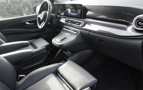 Mercedes-Benz V-Класс, 2024 год, 9 750 000 рублей, 21 фотография