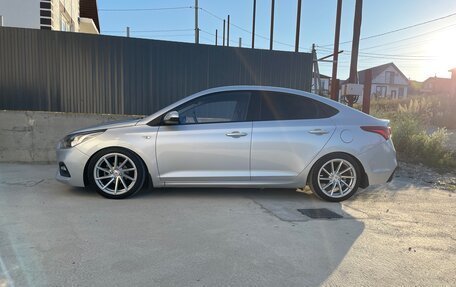 Hyundai Solaris II рестайлинг, 2018 год, 1 450 000 рублей, 4 фотография