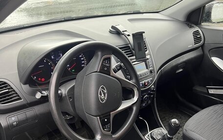 Hyundai Solaris II рестайлинг, 2016 год, 660 000 рублей, 8 фотография