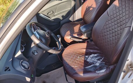 Renault Logan II, 2020 год, 570 000 рублей, 21 фотография