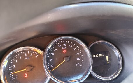 Renault Logan II, 2020 год, 570 000 рублей, 17 фотография
