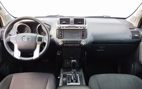 Toyota Land Cruiser Prado 150 рестайлинг 2, 2016 год, 4 150 000 рублей, 12 фотография