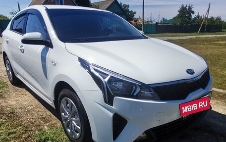 KIA Rio IV, 2021 год, 1 399 000 рублей, 1 фотография