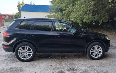 Volkswagen Touareg III, 2010 год, 1 500 000 рублей, 2 фотография