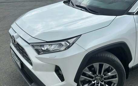 Toyota RAV4, 2020 год, 2 990 000 рублей, 4 фотография