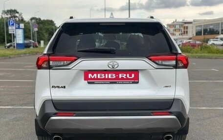 Toyota RAV4, 2020 год, 2 990 000 рублей, 10 фотография