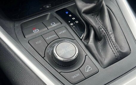Toyota RAV4, 2020 год, 2 990 000 рублей, 29 фотография