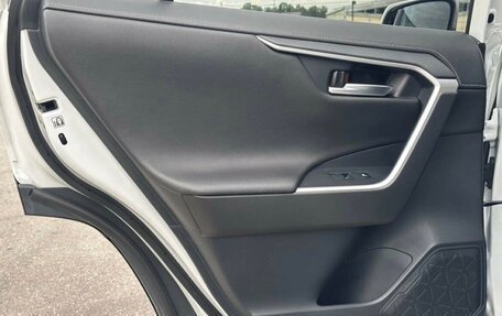 Toyota RAV4, 2020 год, 2 990 000 рублей, 31 фотография