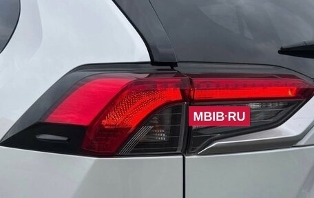 Toyota RAV4, 2020 год, 2 990 000 рублей, 34 фотография