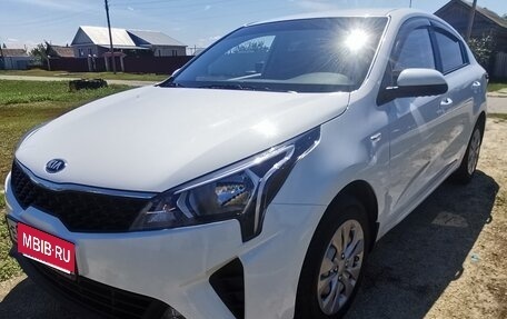KIA Rio IV, 2021 год, 1 399 000 рублей, 2 фотография