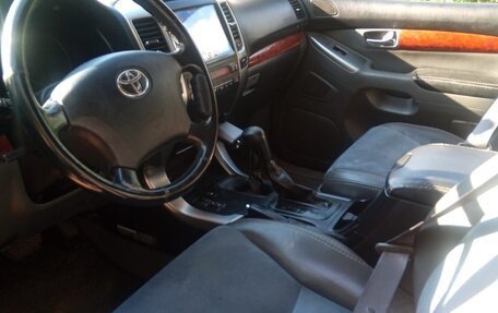 Toyota Land Cruiser Prado 120 рестайлинг, 2006 год, 2 050 000 рублей, 5 фотография