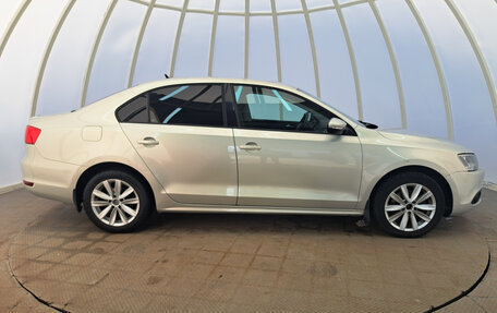 Volkswagen Jetta VI, 2011 год, 1 080 000 рублей, 8 фотография
