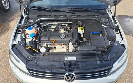 Volkswagen Jetta VI, 2011 год, 1 080 000 рублей, 13 фотография