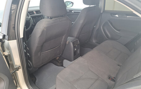 Volkswagen Jetta VI, 2011 год, 1 080 000 рублей, 16 фотография