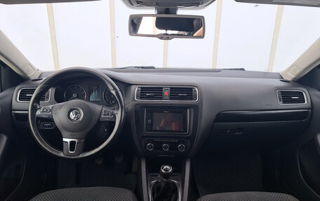 Volkswagen Jetta VI, 2011 год, 1 080 000 рублей, 18 фотография