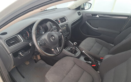 Volkswagen Jetta VI, 2011 год, 1 080 000 рублей, 20 фотография