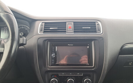Volkswagen Jetta VI, 2011 год, 1 080 000 рублей, 19 фотография