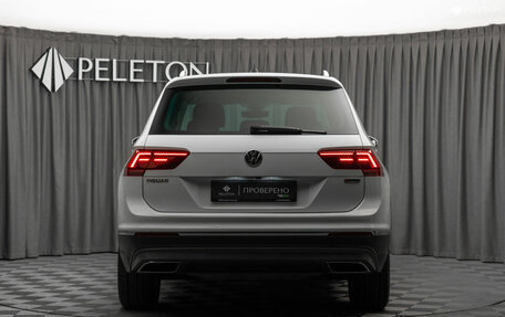 Volkswagen Tiguan II, 2019 год, 2 840 000 рублей, 6 фотография