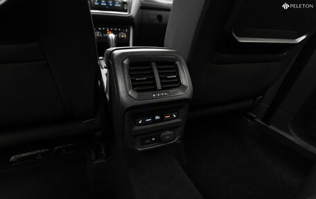 Volkswagen Tiguan II, 2019 год, 2 840 000 рублей, 15 фотография