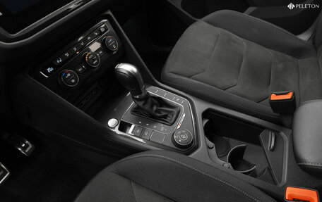 Volkswagen Tiguan II, 2019 год, 2 840 000 рублей, 17 фотография