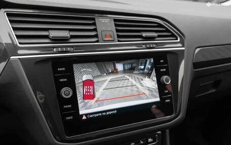 Volkswagen Tiguan II, 2019 год, 2 840 000 рублей, 19 фотография