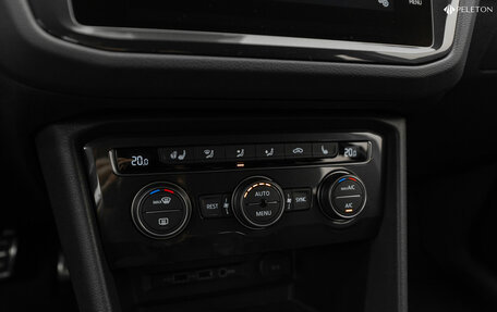 Volkswagen Tiguan II, 2019 год, 2 840 000 рублей, 21 фотография