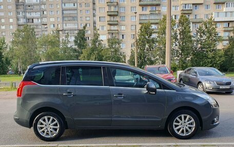Peugeot 5008 I рестайлинг, 2012 год, 980 000 рублей, 3 фотография