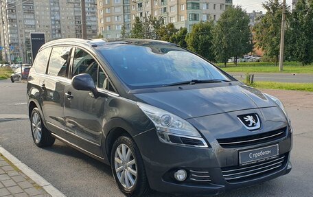 Peugeot 5008 I рестайлинг, 2012 год, 980 000 рублей, 2 фотография