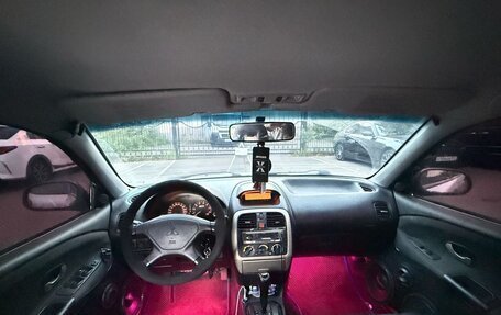 Mitsubishi Carisma I, 2001 год, 320 000 рублей, 10 фотография
