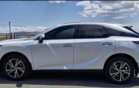 Lexus RX IV рестайлинг, 2023 год, 6 600 000 рублей, 2 фотография