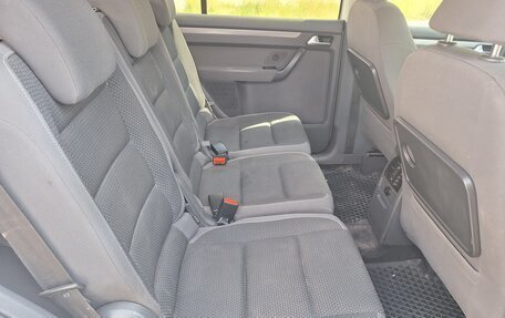 Volkswagen Touran III, 2010 год, 720 000 рублей, 5 фотография