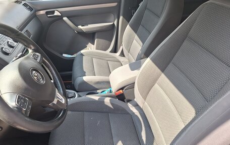 Volkswagen Touran III, 2010 год, 720 000 рублей, 11 фотография
