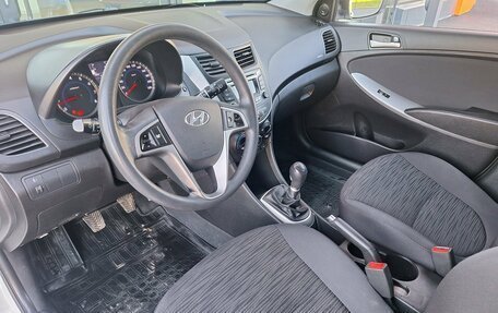 Hyundai Solaris II рестайлинг, 2015 год, 935 000 рублей, 9 фотография