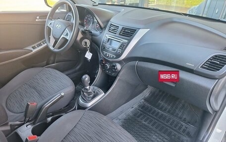 Hyundai Solaris II рестайлинг, 2015 год, 935 000 рублей, 11 фотография