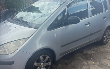 Mitsubishi Colt VI рестайлинг, 2007 год, 350 000 рублей, 3 фотография
