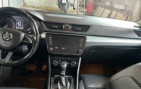 Skoda Superb III рестайлинг, 2018 год, 2 150 000 рублей, 8 фотография