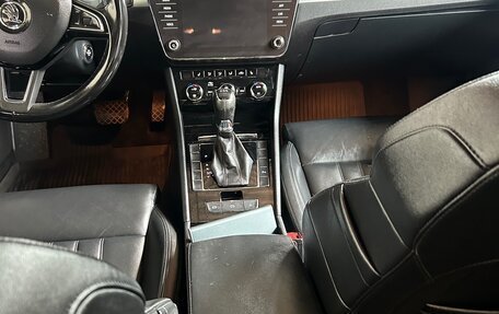 Skoda Superb III рестайлинг, 2018 год, 2 150 000 рублей, 7 фотография
