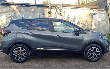 Renault Kaptur I рестайлинг, 2017 год, 1 530 000 рублей, 2 фотография