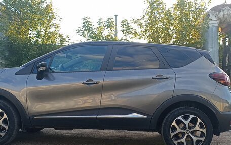 Renault Kaptur I рестайлинг, 2017 год, 1 530 000 рублей, 6 фотография